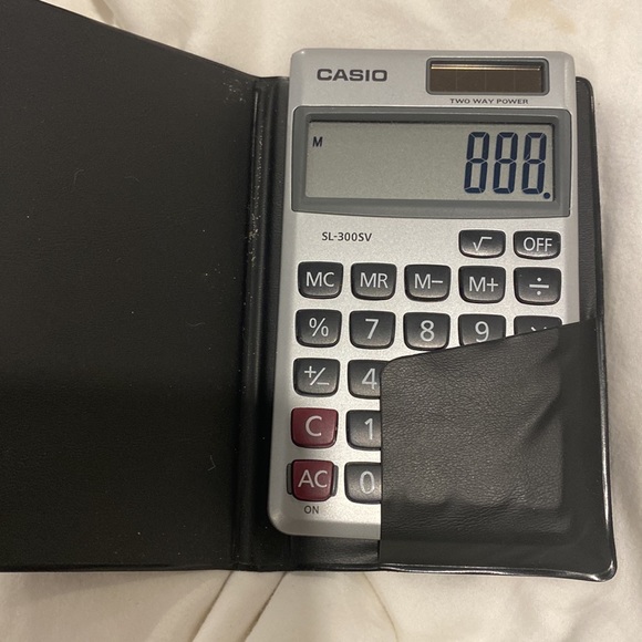 CASIO SMALL CALCULATOR WITH PLASTIC CASE - Picture 3 of 9